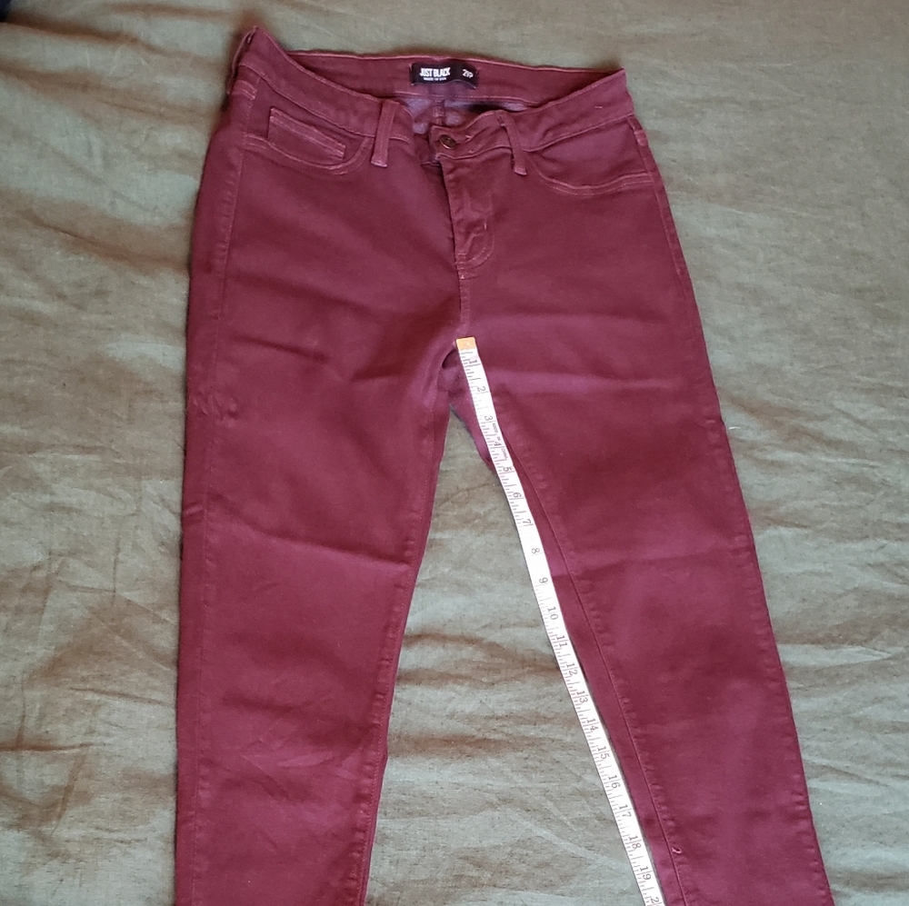 Mid-rise Burgundy Skinny Jeans